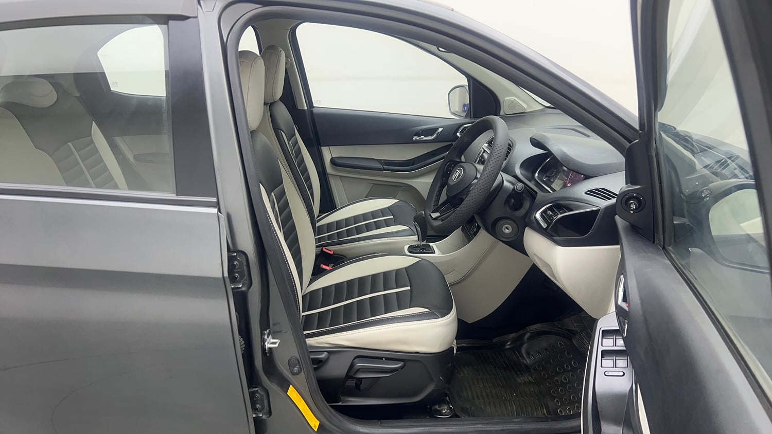 Used 2023 Tata Tiago XZA Plus Petrol Automatic interior RIGHT SIDE FRONT DOOR CABIN VIEW