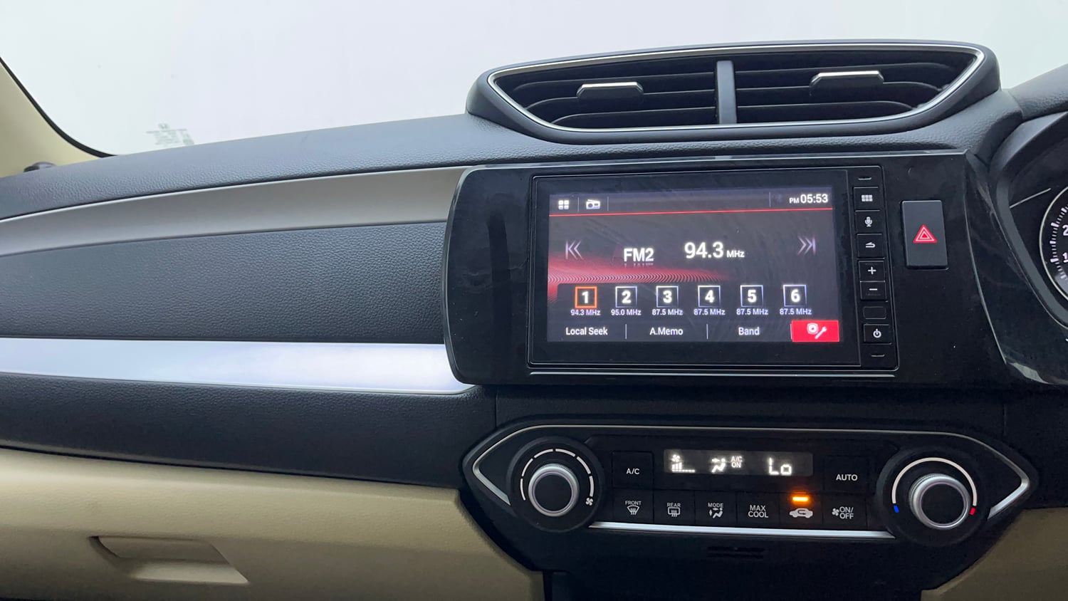 Used 2023 Honda Amaze VX 1.2 Petrol CVT Petrol Automatic interior MUSIC SYSTEM & AC CONTROL VIEW
