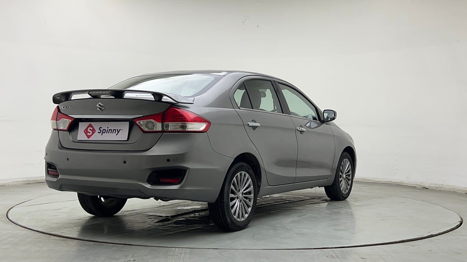 Used 2017 Maruti Suzuki Ciaz Alpha 1.4 MT Petrol Manual exterior RIGHT REAR CORNER VIEW