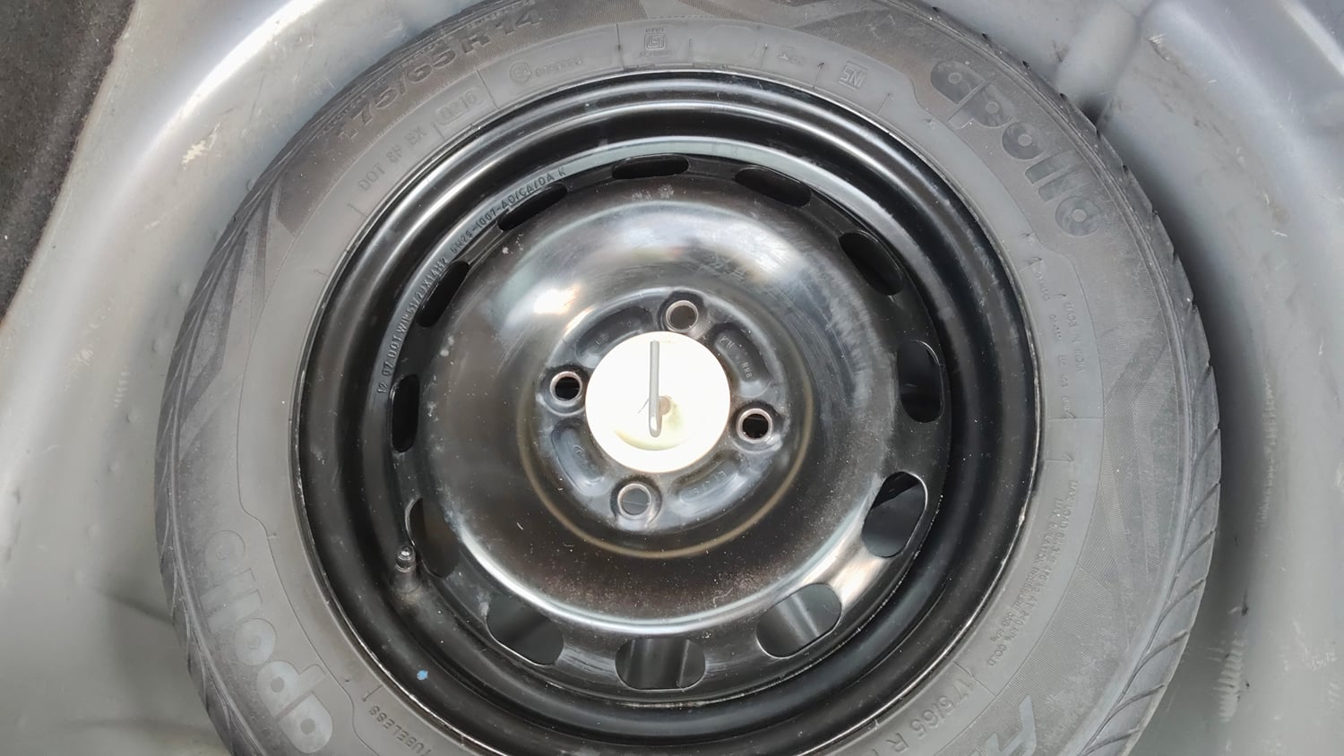 Used 2012 Ford Figo Duratorq Diesel Titanium 1.4 Diesel Manual tyres SPARE TYRE VIEW