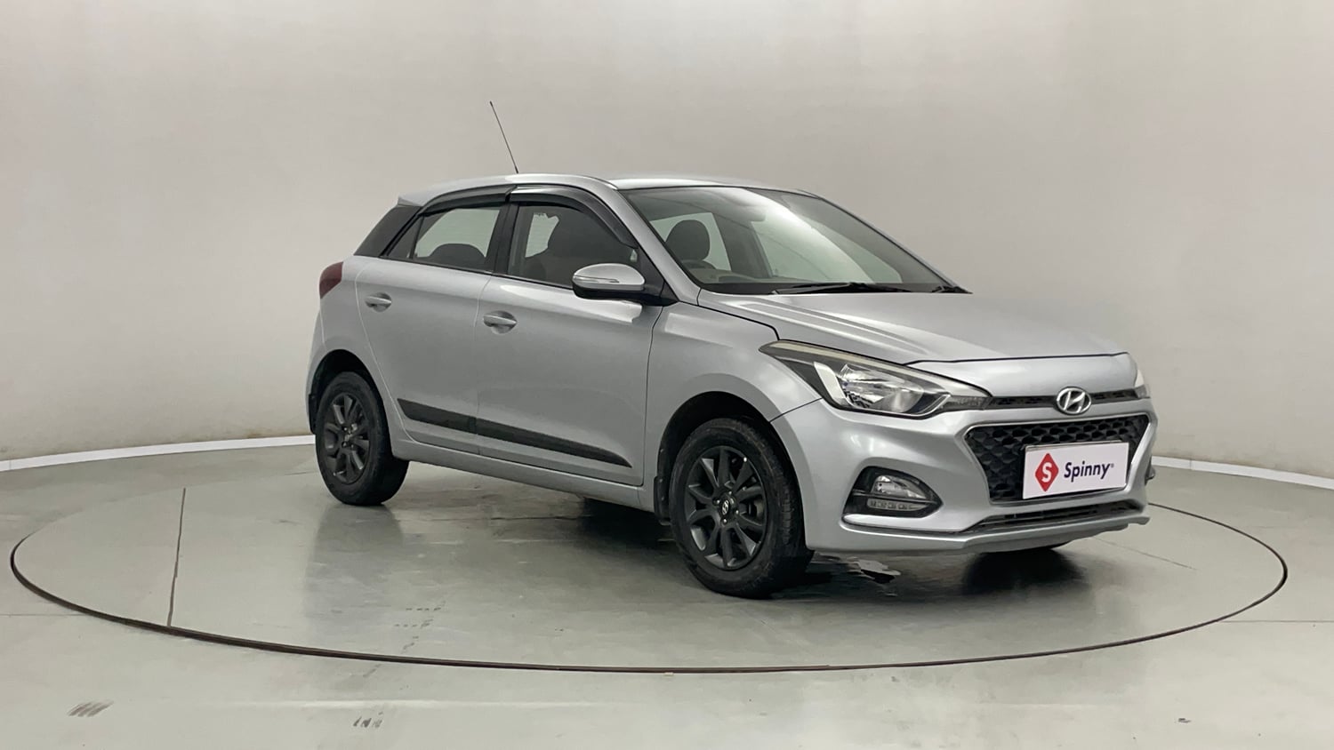 Used 2020 Hyundai Elite i20 Sportz Plus 1.2 Petrol Manual exterior RIGHT FRONT CORNER VIEW
