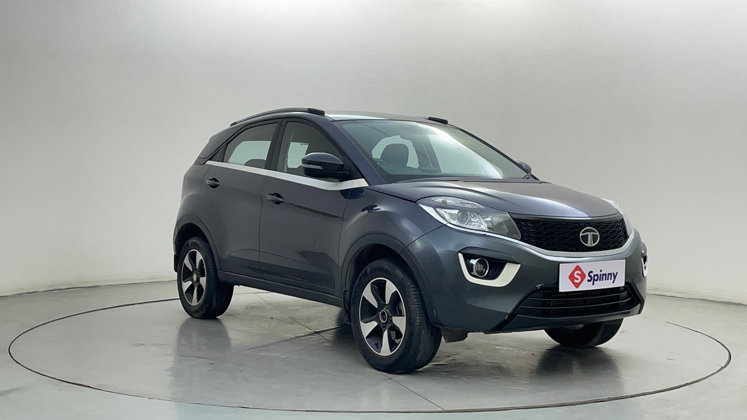 Used 2019 Tata Nexon XZ Plus Diesel Diesel Manual exterior RIGHT FRONT CORNER VIEW