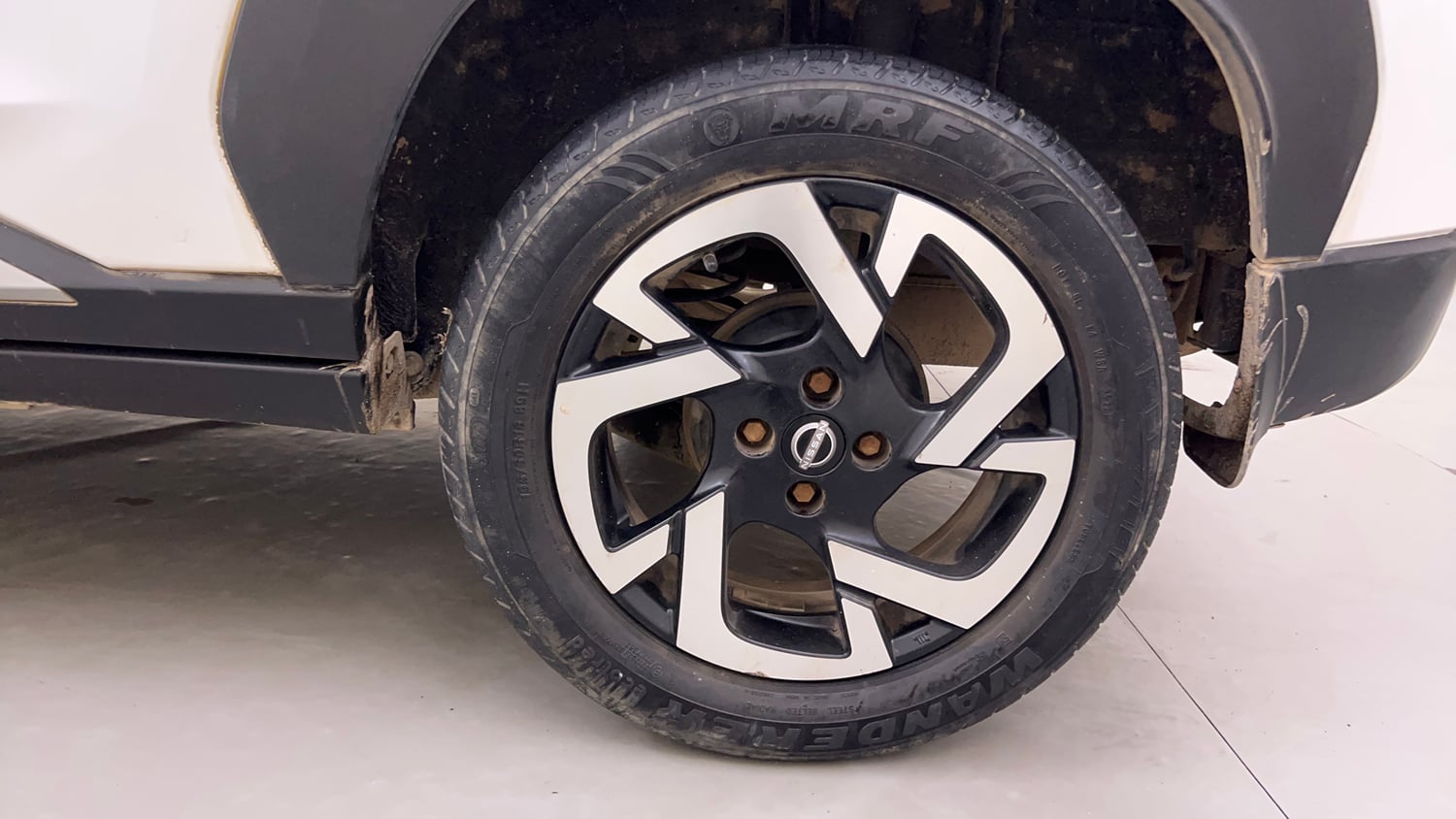 Used 2022 Nissan Magnite XV Premium Turbo Petrol Manual tyres LEFT REAR TYRE RIM VIEW