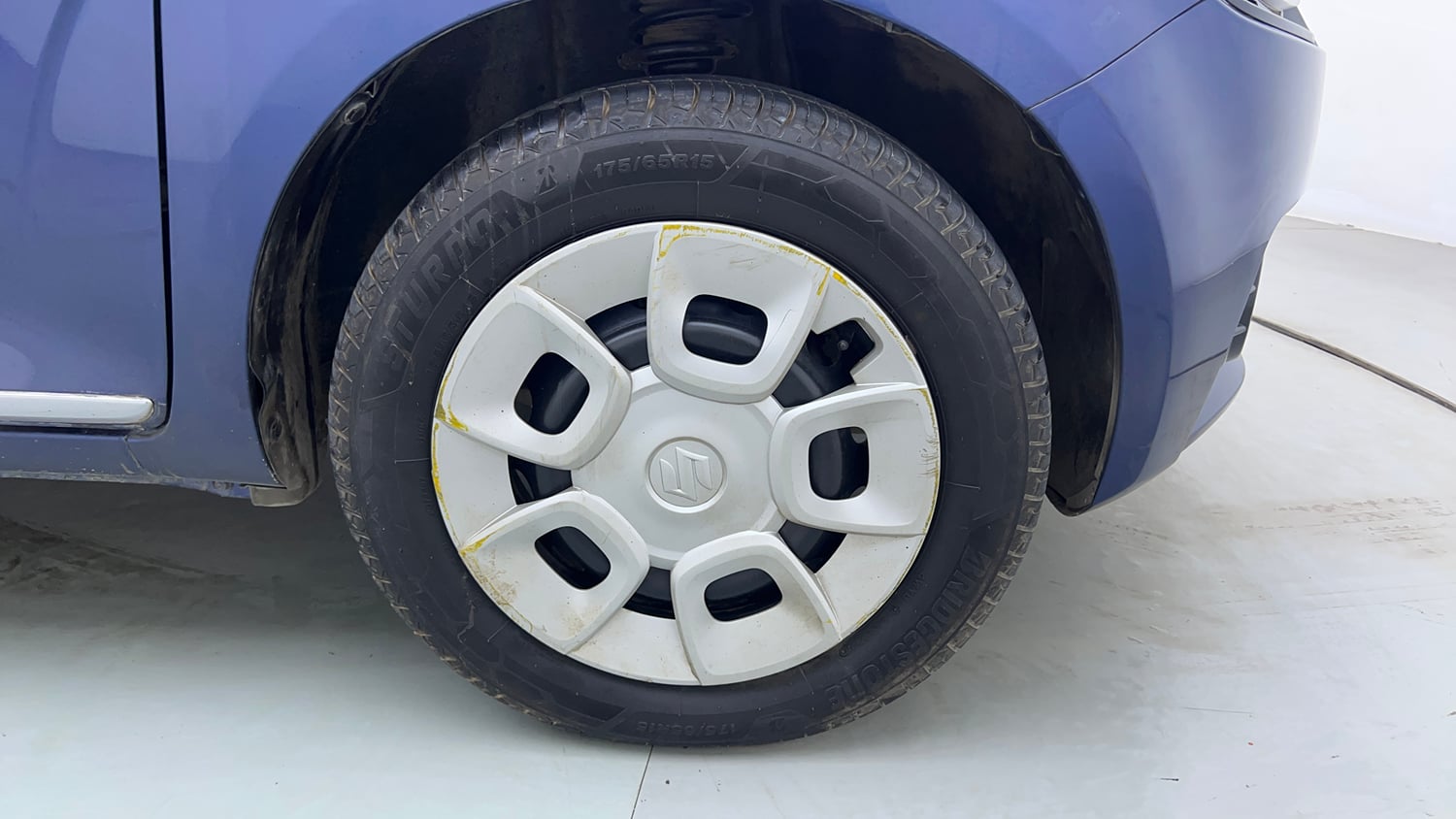 Used 2018 Maruti Suzuki Ignis Delta 1.2 AMT Petrol Automatic tyres RIGHT FRONT TYRE RIM VIEW