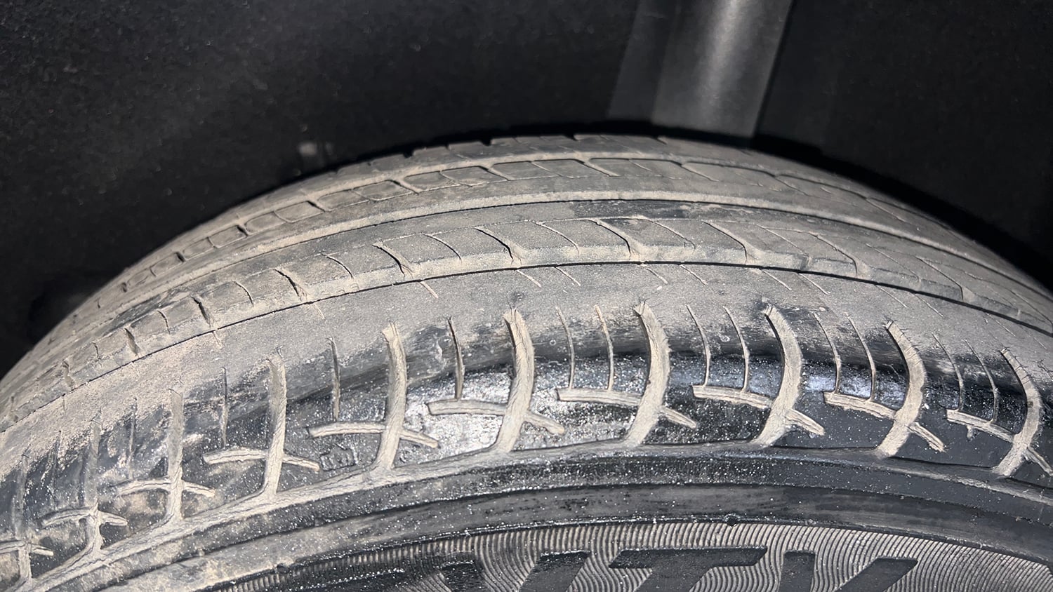 Used 2019 null Petrol Automatic tyres LEFT REAR TYRE TREAD VIEW