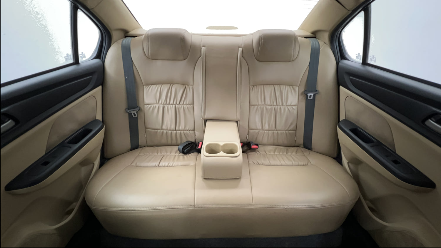 Used 2018 Honda Amaze 1.2 V MT Petrol Petrol Manual interior REAR SEAT CONDITION VIEW