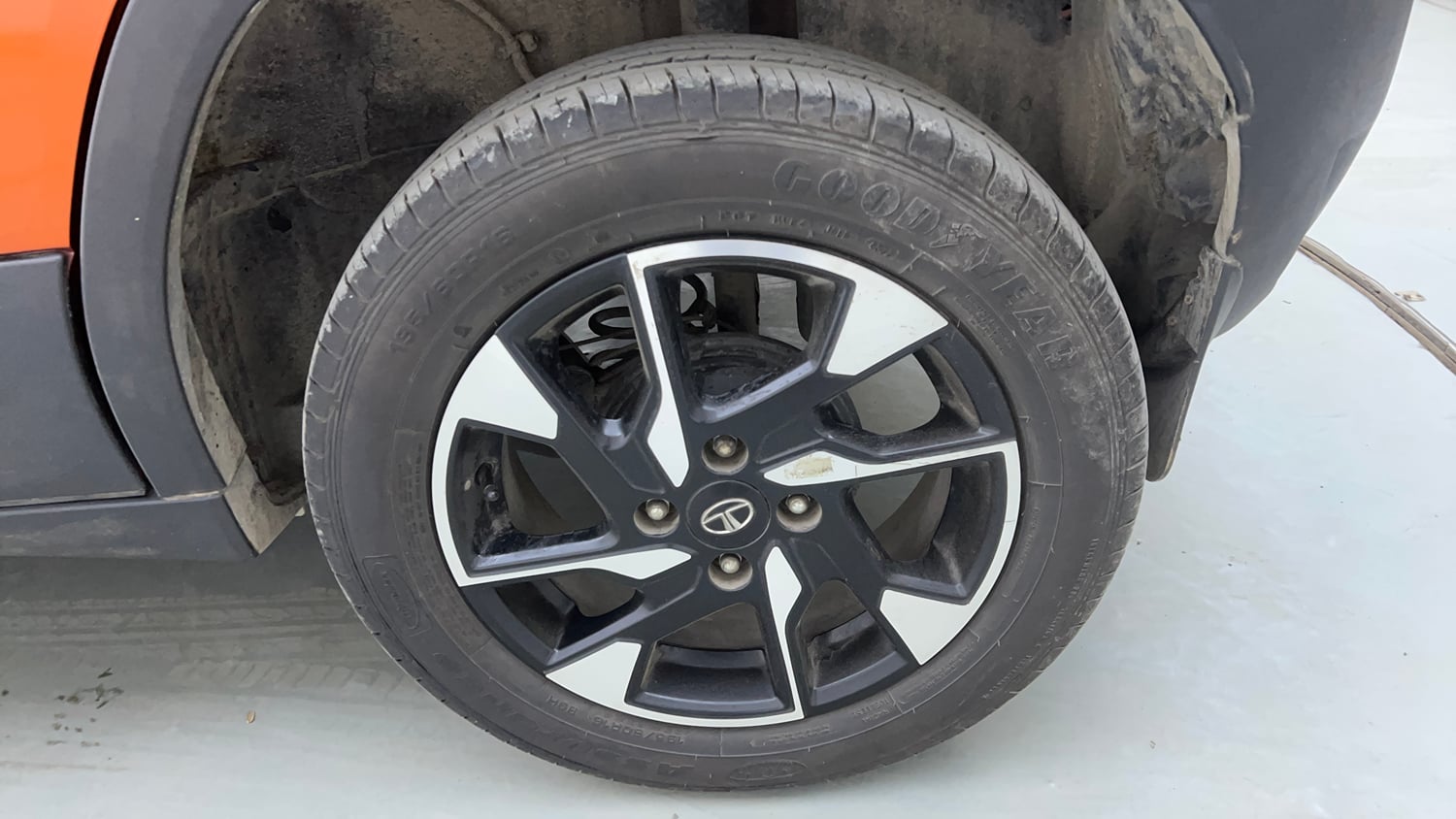 Used 2023 Tata Punch Creative Dual Tone AMT Petrol Automatic tyres LEFT REAR TYRE RIM VIEW
