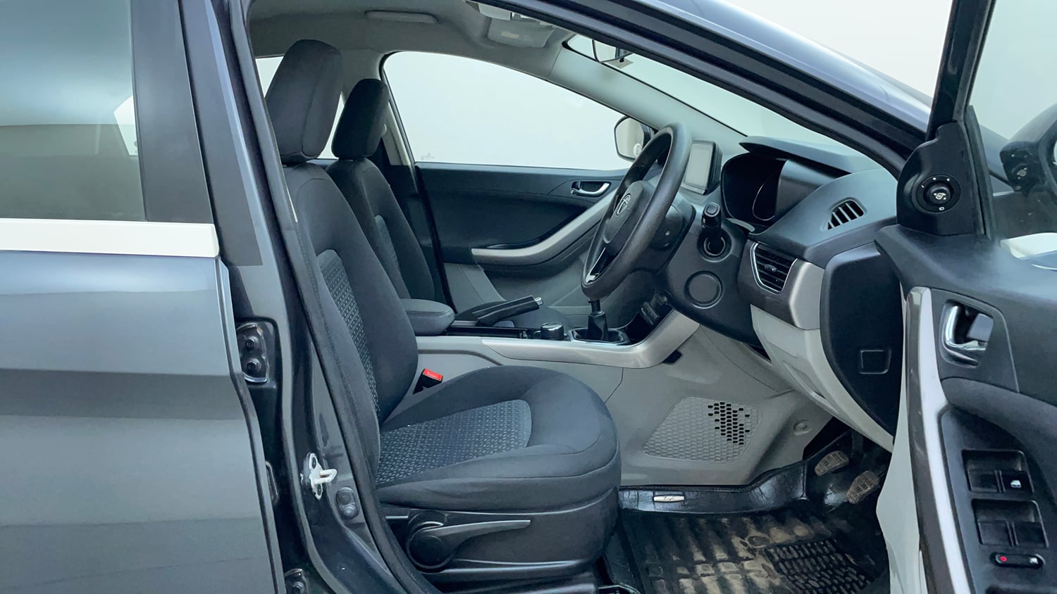 Used 2019 Tata Nexon XZ Plus Diesel Diesel Manual interior RIGHT SIDE FRONT DOOR CABIN VIEW