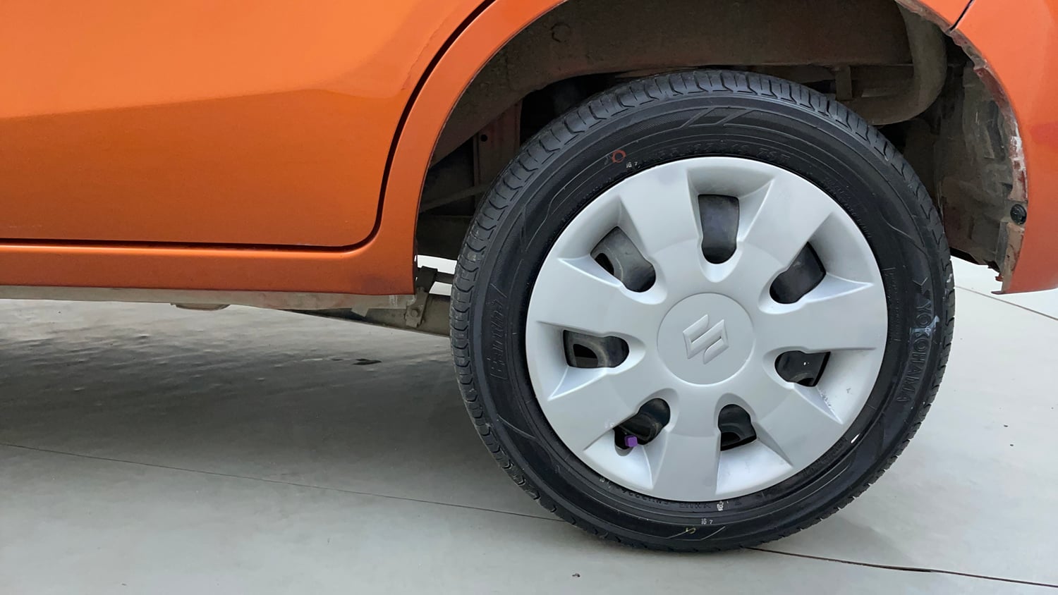 Used 2015 Maruti Suzuki Alto K10 VXi AMT Petrol Automatic tyres LEFT REAR TYRE RIM VIEW