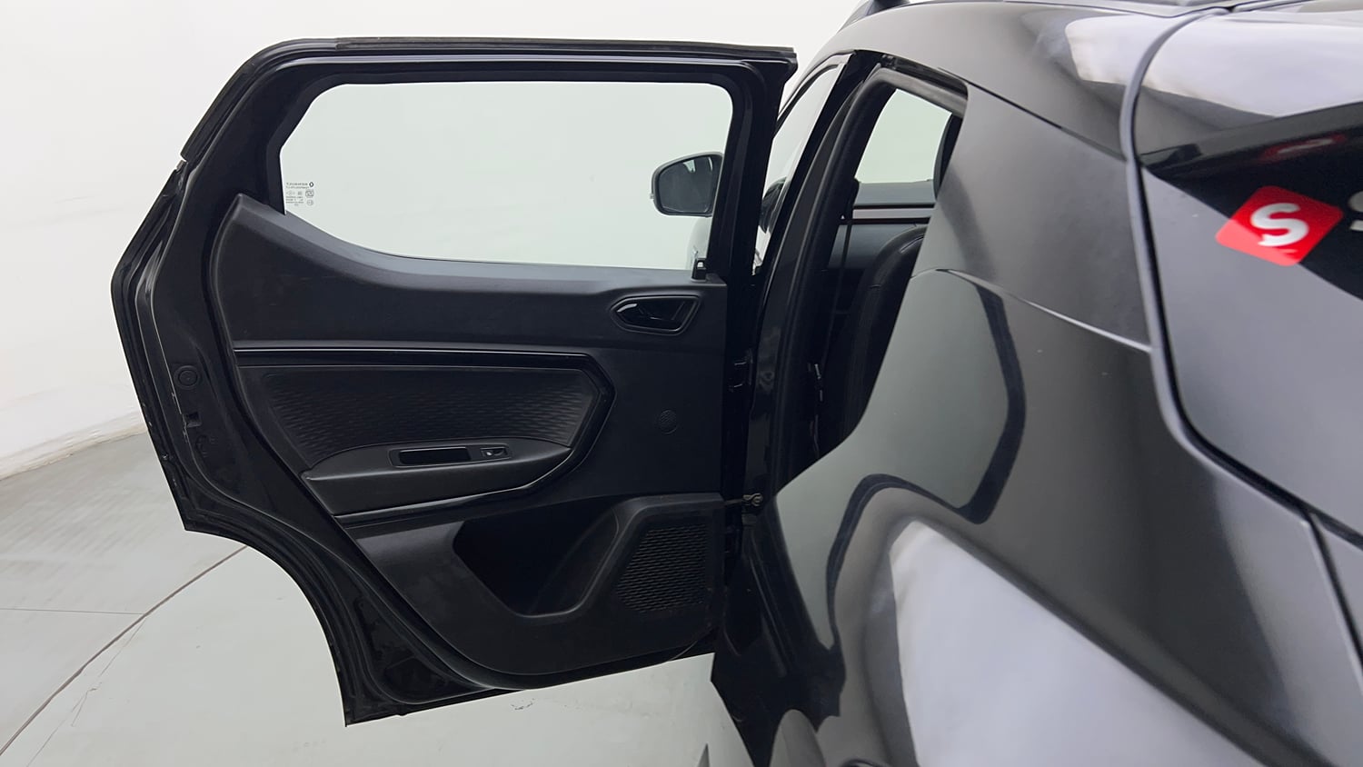 Used 2023 Renault Kiger RXZ MT Petrol Manual interior LEFT REAR DOOR OPEN VIEW