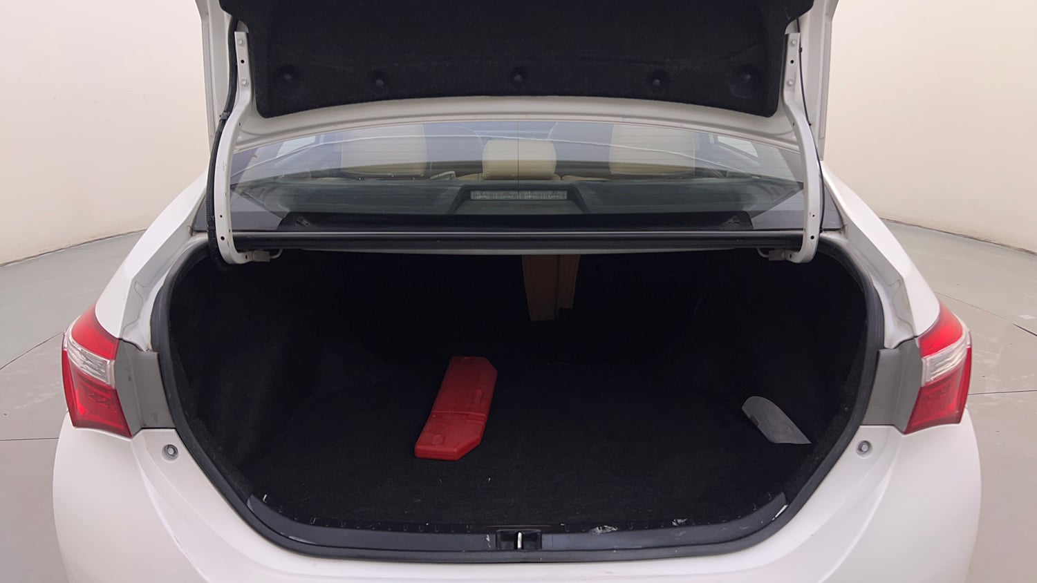 Used 2015 Toyota Corolla Altis G Petrol Petrol Manual interior DICKY INSIDE VIEW