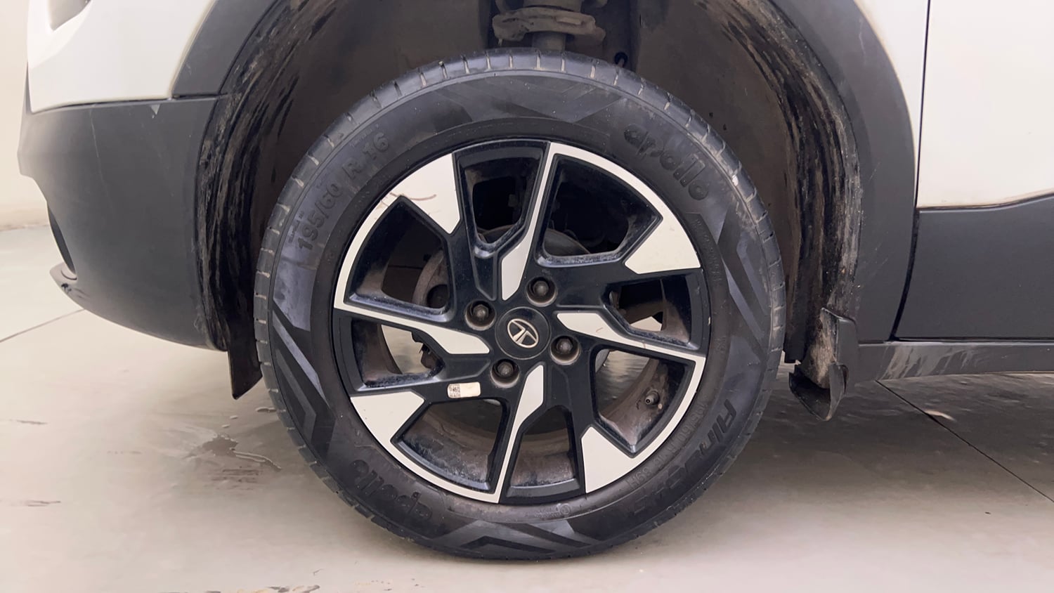 Used 2022 Tata Punch Creative AMT Petrol Automatic tyres LEFT FRONT TYRE RIM VIEW