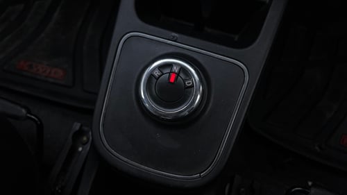 Used 2024 Renault Kwid RXT 1.0L AMT Petrol Automatic interior GEAR  KNOB VIEW