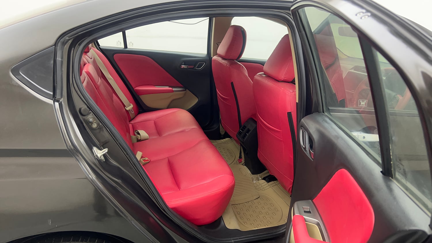 Used 2019 Honda City ZX Petrol Petrol Manual interior RIGHT SIDE REAR DOOR CABIN VIEW