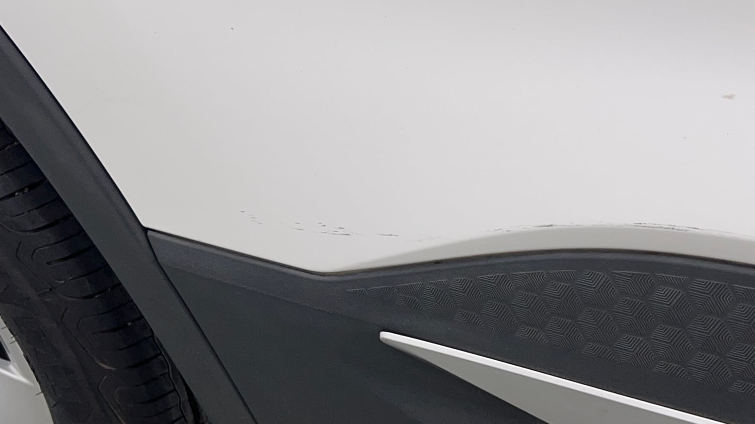Used 2025 Skoda Kylaq Signature Plus AT Petrol Automatic dents MINOR SCRATCH