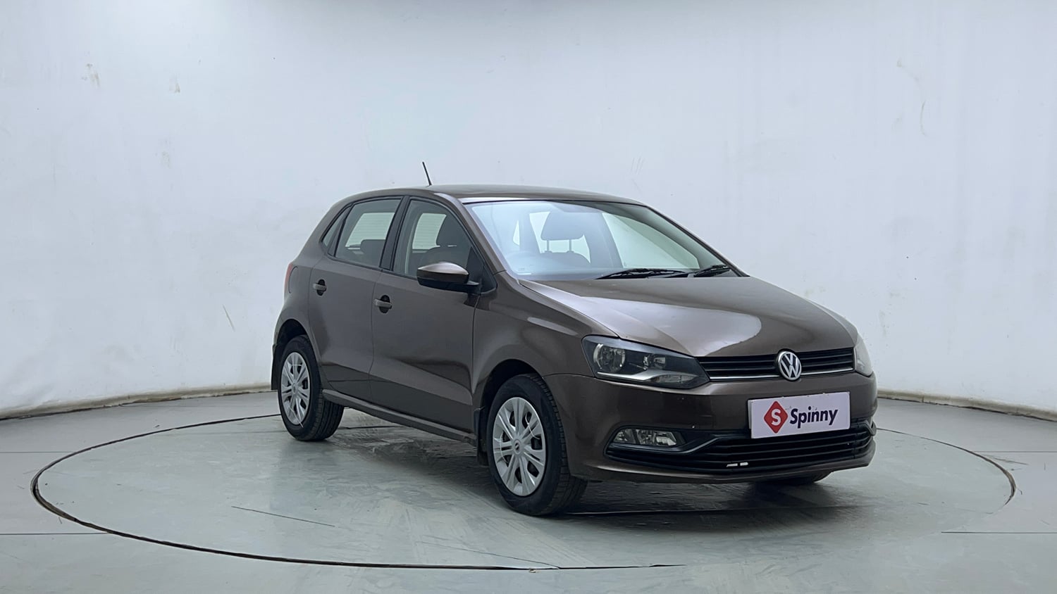 Used 2017 Volkswagen Polo Comfortline 1.2L (P) Petrol Manual exterior RIGHT FRONT CORNER VIEW