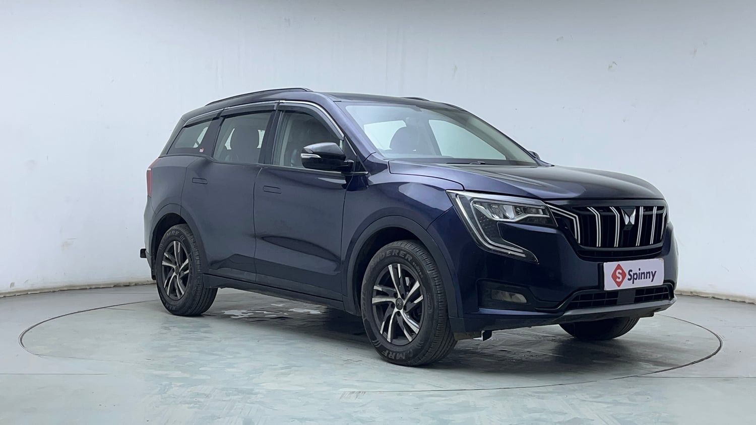 Used 2022 Mahindra XUV700 AX 5 Diesel MT 7 STR Diesel Manual exterior RIGHT FRONT CORNER VIEW