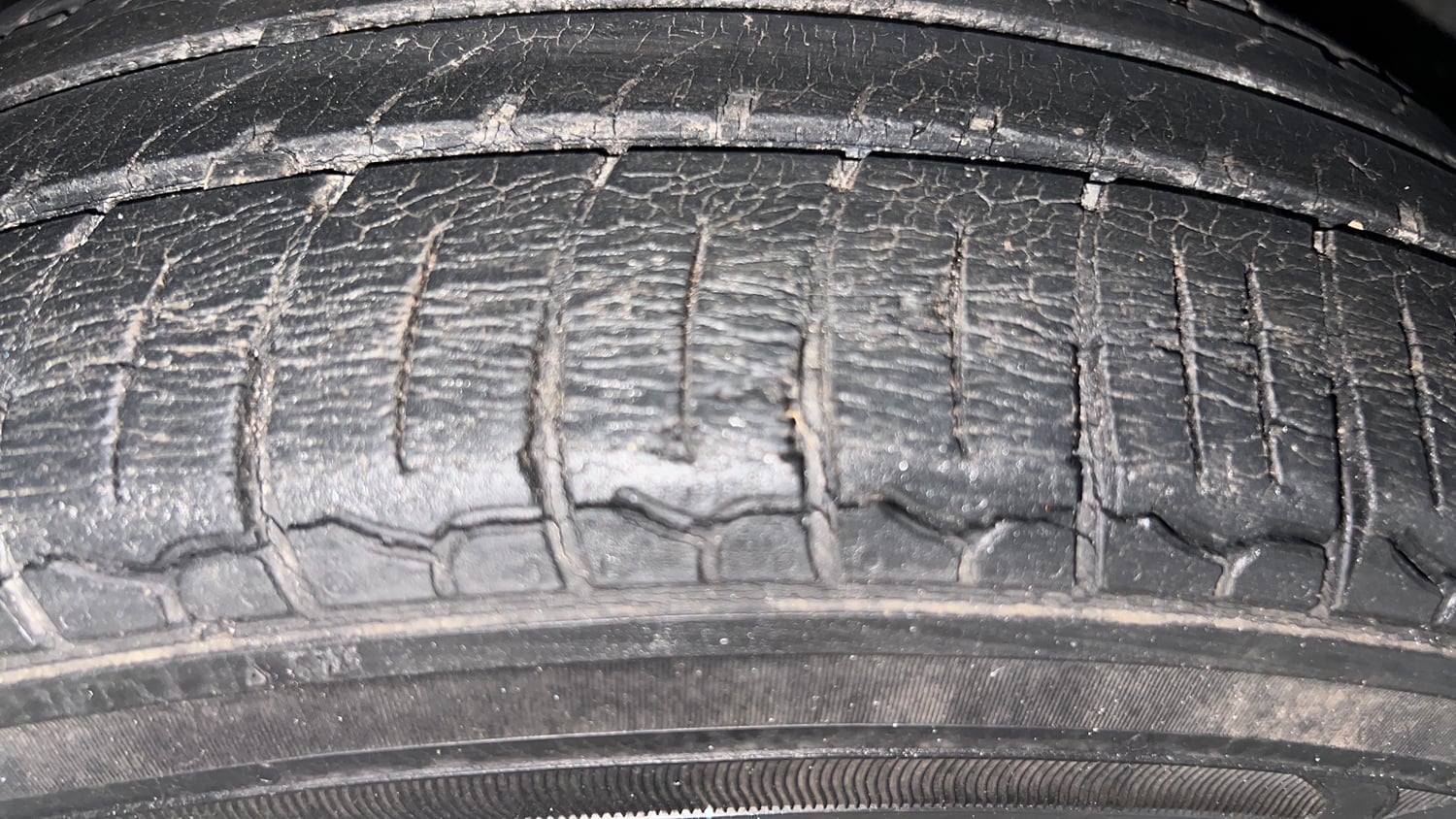 Used 2019 Hyundai Santro Asta Petrol Manual tyres LEFT FRONT TYRE TREAD VIEW