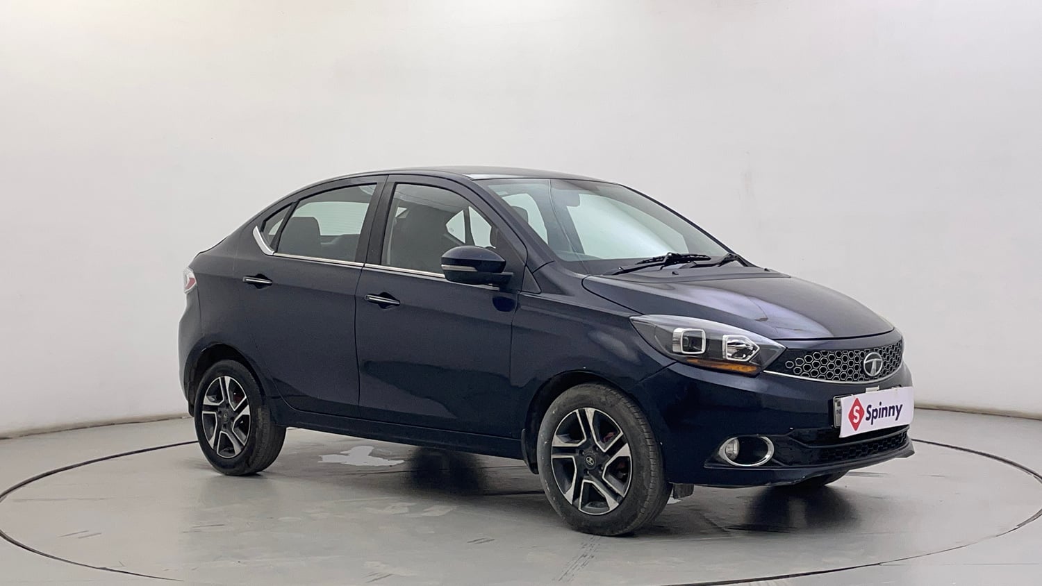 Used 2019 Tata Tigor Revotron XZA Petrol Automatic exterior RIGHT FRONT CORNER VIEW