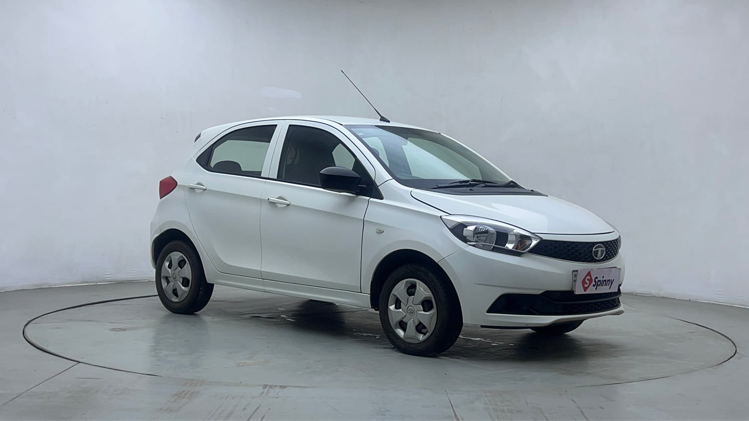 Used 2019 Tata Tiago Revotron XTA Petrol Automatic exterior RIGHT FRONT CORNER VIEW