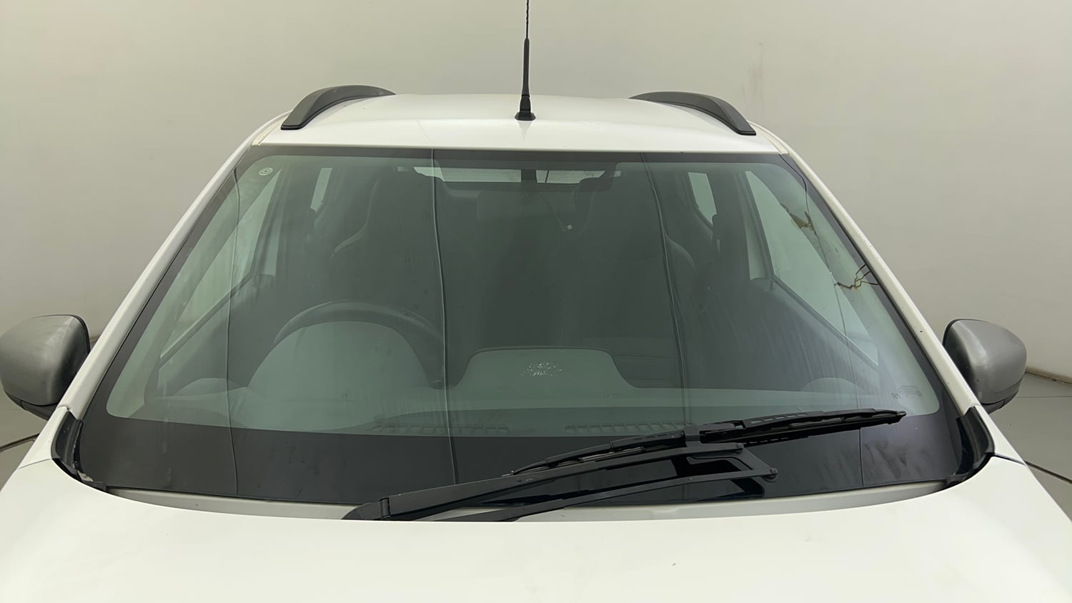 Used 2020 Renault Kwid 1.0 RXT AMT Opt Petrol Automatic exterior FRONT WINDSHIELD VIEW