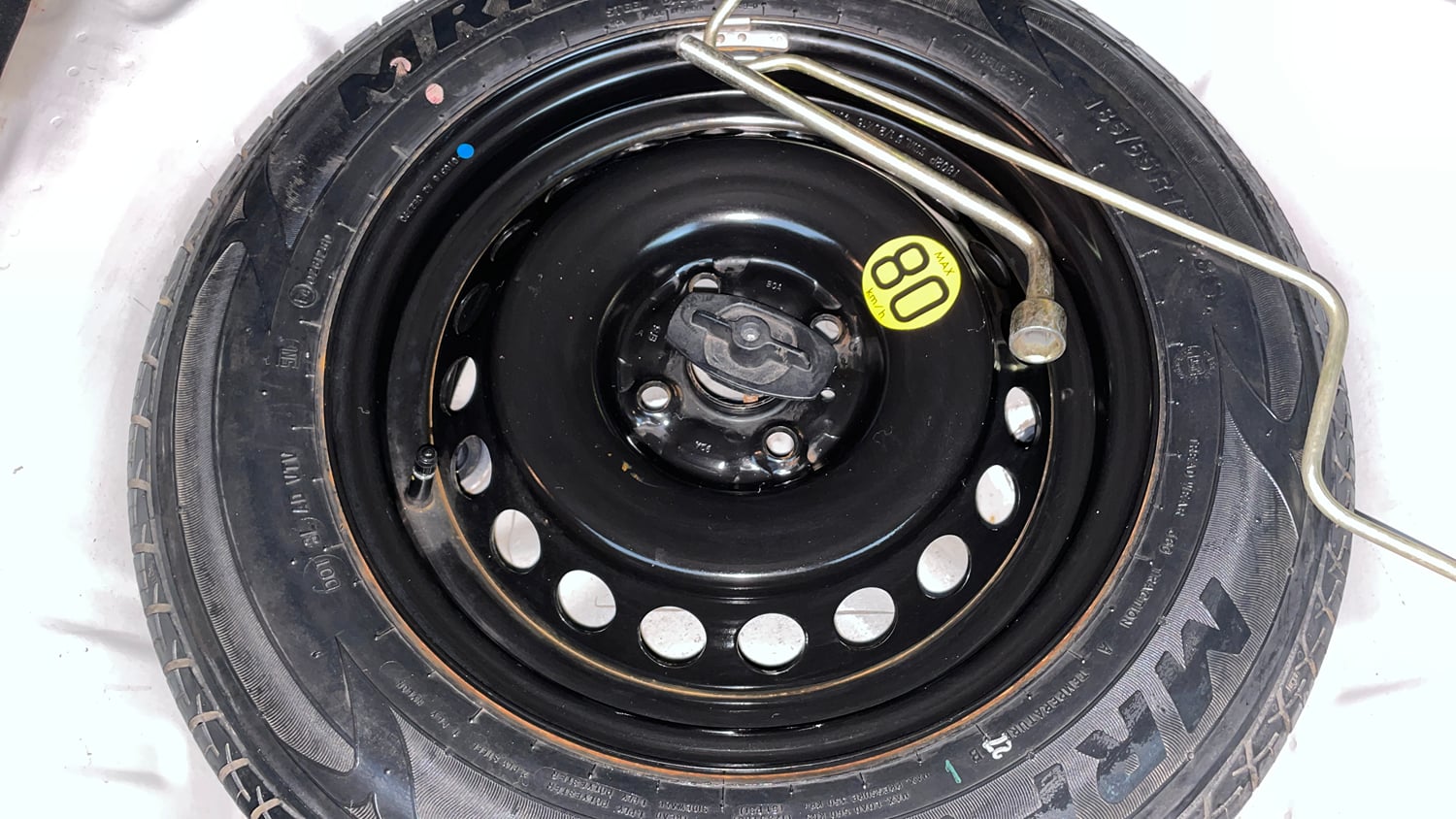 Used 2018 Maruti Suzuki Baleno Zeta 1.2 AT Petrol Automatic tyres SPARE TYRE VIEW