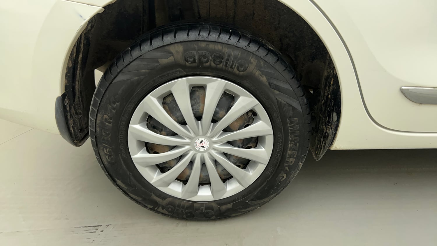 Used 2019 Maruti Suzuki Dzire VXi Petrol Manual tyres RIGHT REAR TYRE RIM VIEW
