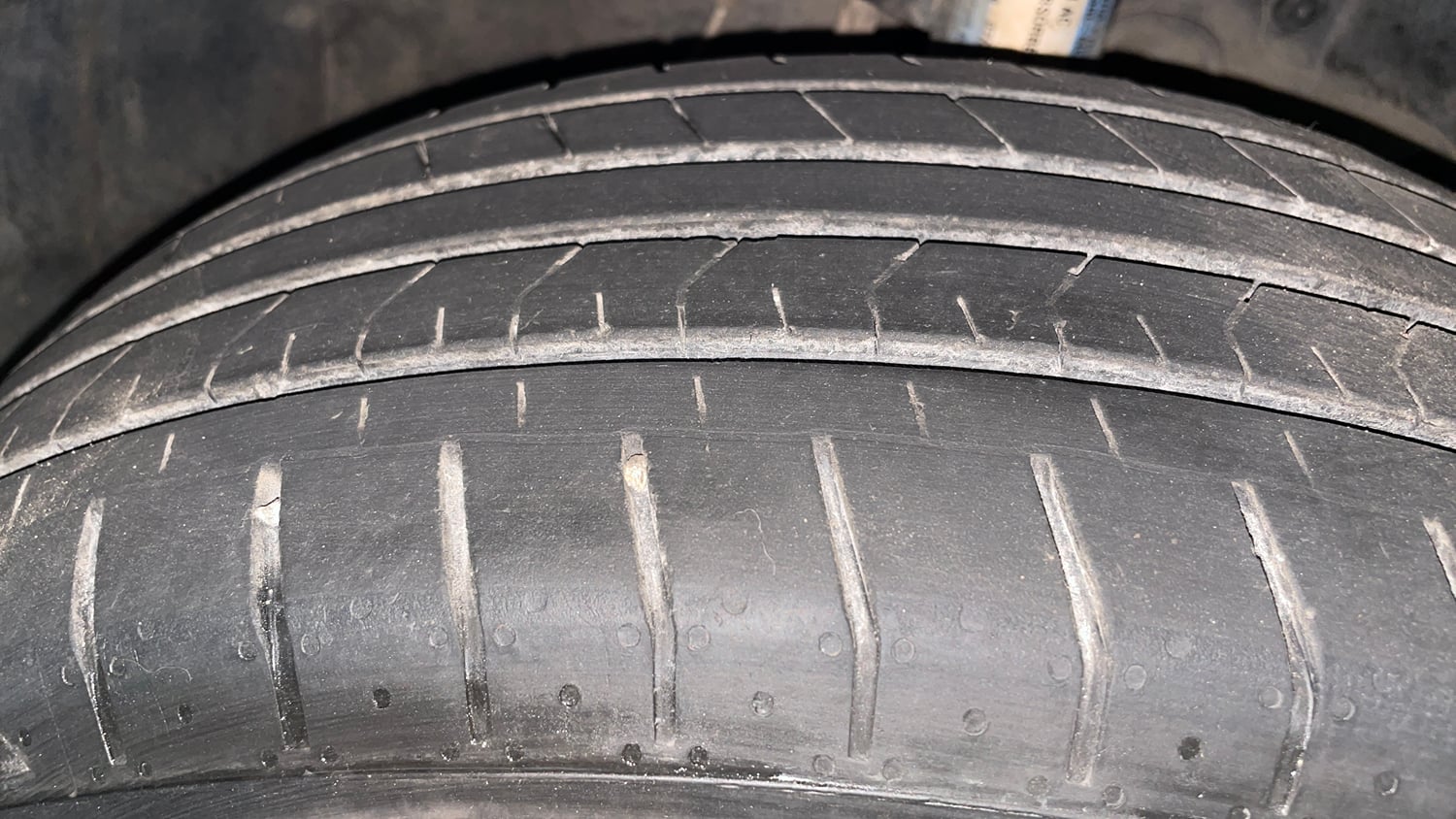 Used 2016 Ford EcoSport Trend 1.5L TDCi Diesel Manual tyres RIGHT FRONT TYRE TREAD VIEW