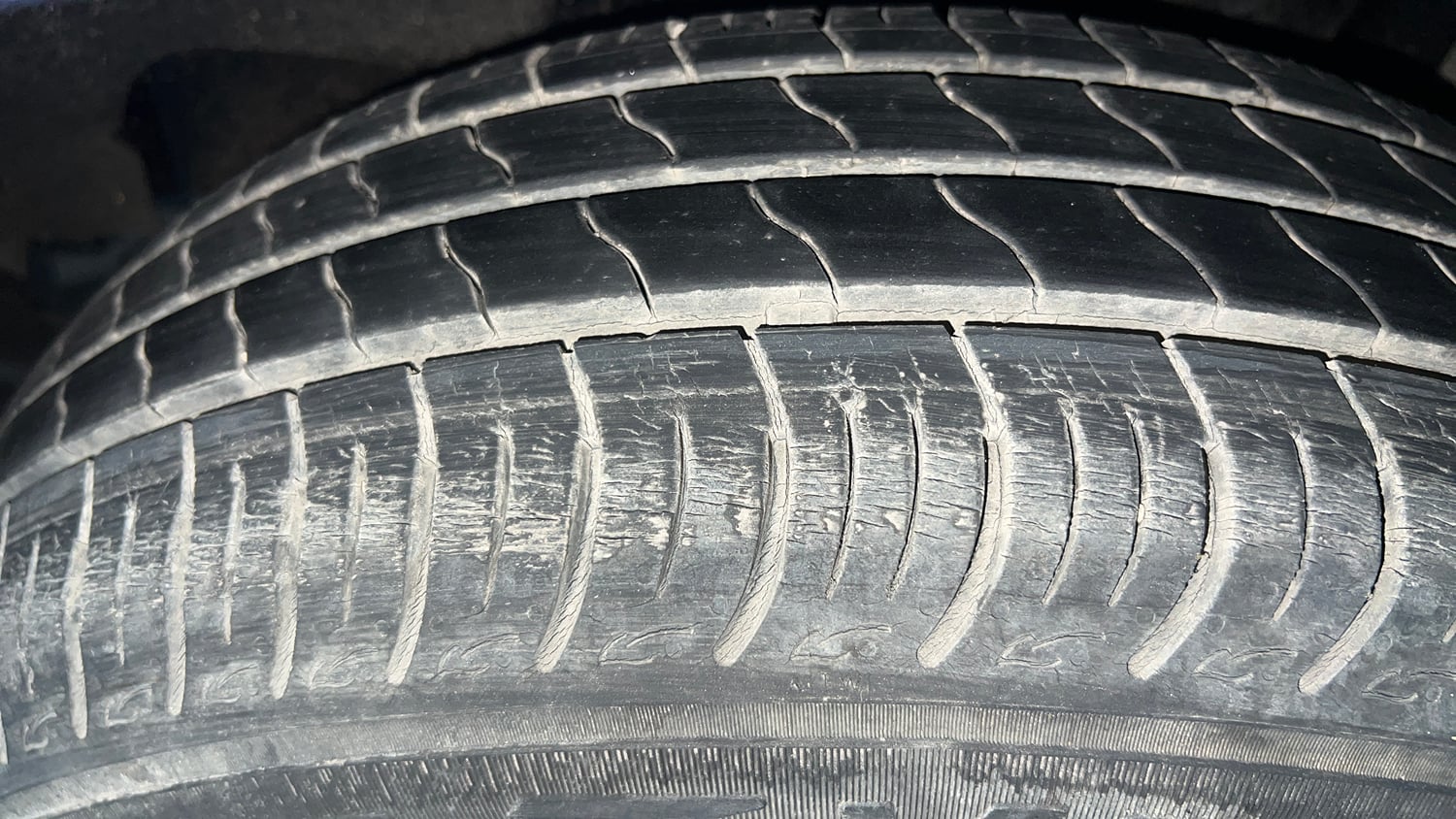 Used 2020 Maruti Suzuki Baleno Delta Petrol Manual tyres LEFT REAR TYRE TREAD VIEW