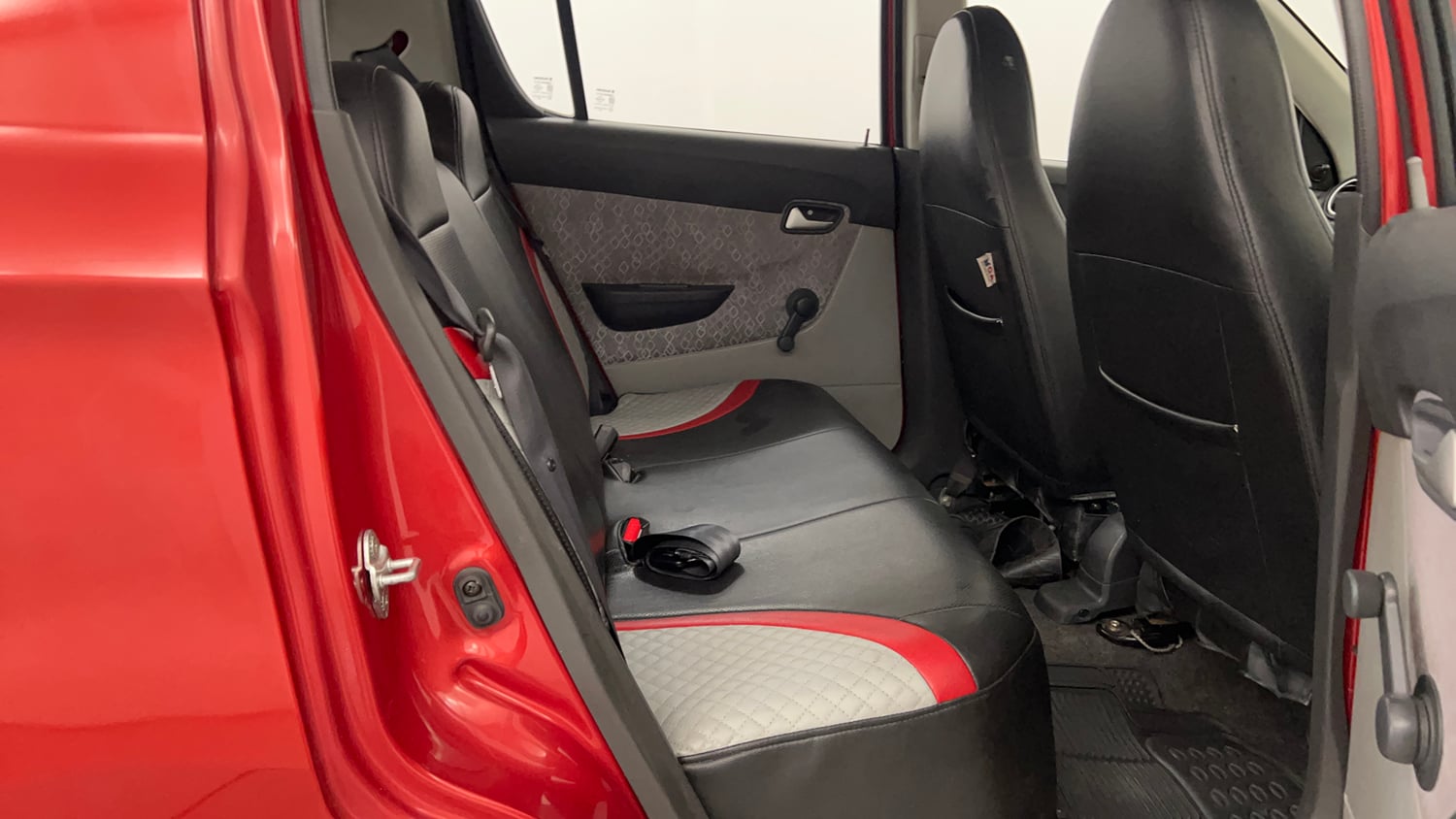 Used 2016 Maruti Suzuki Alto 800 VXi Petrol Manual interior RIGHT SIDE REAR DOOR CABIN VIEW