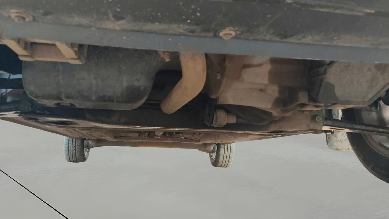 Used 2012 Ford Figo Duratorq Diesel Titanium 1.4 Diesel Manual extra FRONT LEFT UNDERBODY VIEW