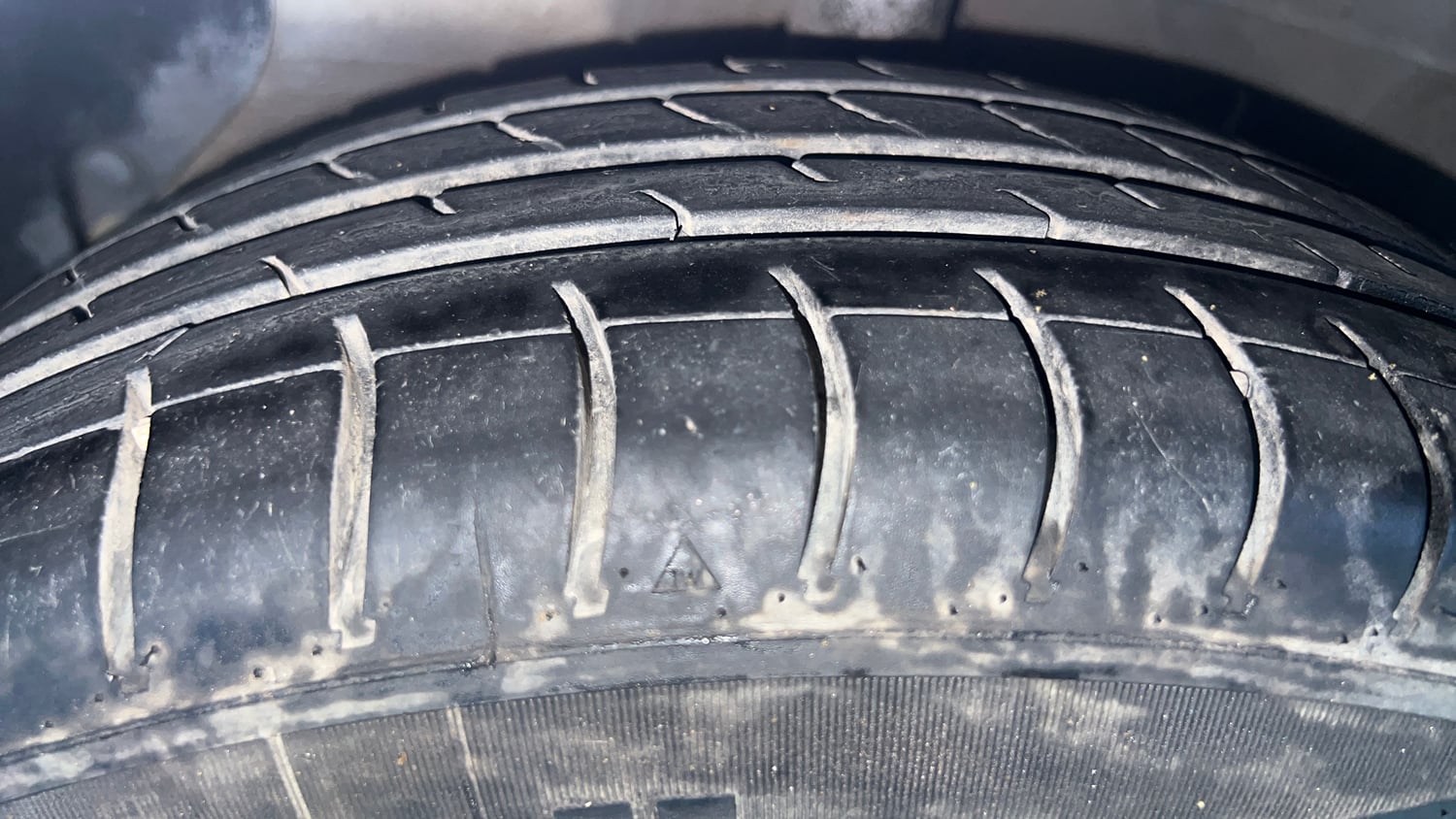 Used 2022 Hyundai Grand i10 Nios Sportz 1.2 Kappa VTVT CNG Cng Manual tyres LEFT FRONT TYRE TREAD VIEW