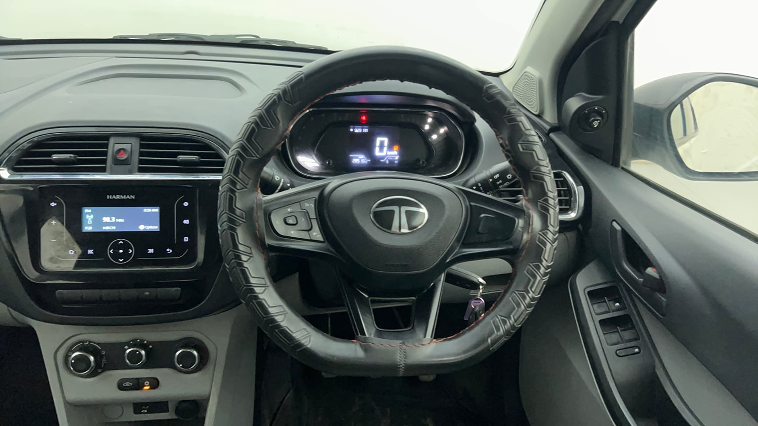 Used 2024 Tata Tiago XT CNG Cng Manual interior STEERING VIEW