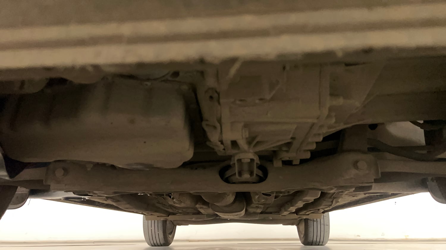 Used 2023 Skoda Slavia Ambition 1.5L TSI MT Petrol Manual extra FRONT LEFT UNDERBODY VIEW