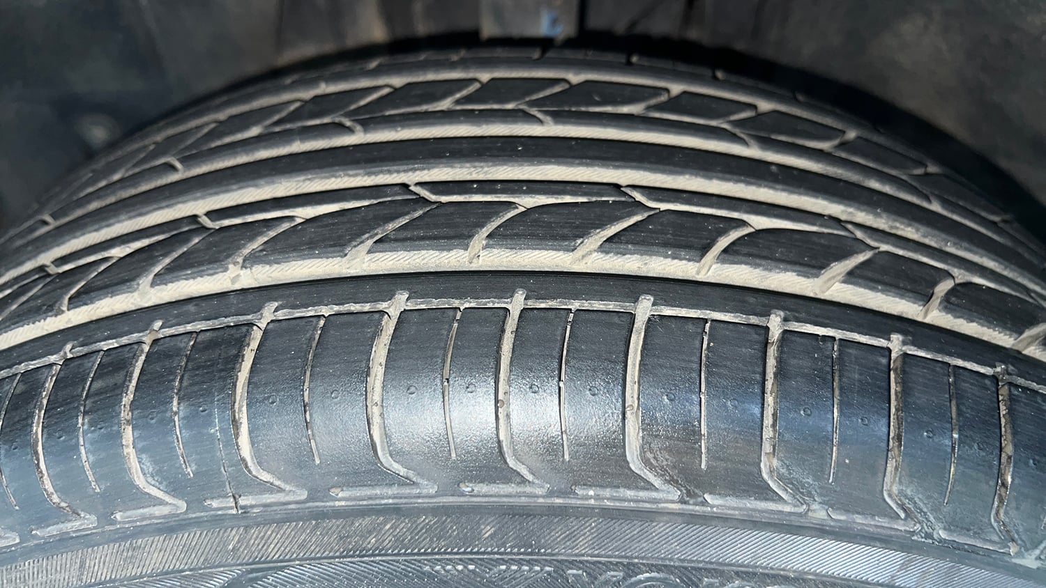 Used 2021 Renault Kiger RXZ MT Petrol Manual tyres LEFT FRONT TYRE TREAD VIEW