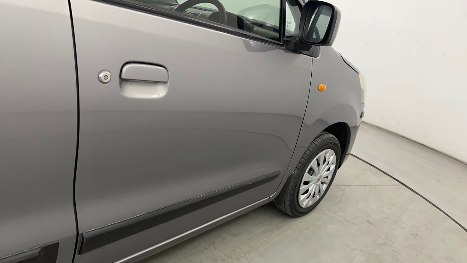 Used 2017 Maruti Suzuki Wagon R VXI Petrol Manual dents MINOR SCRATCH