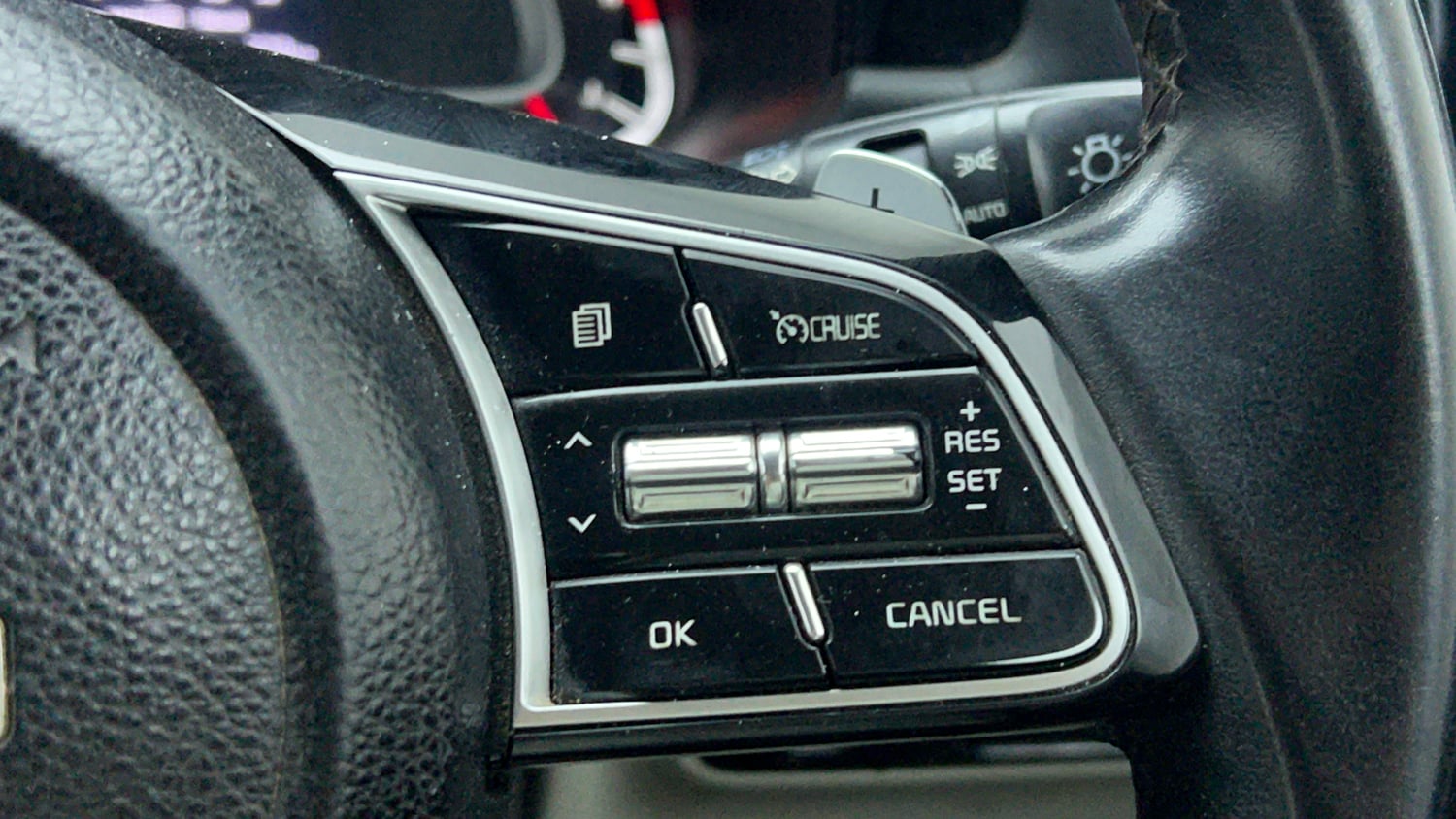 Used 2022 Kia Sonet HTX 1.5 AT Diesel Automatic top_features Cruise control