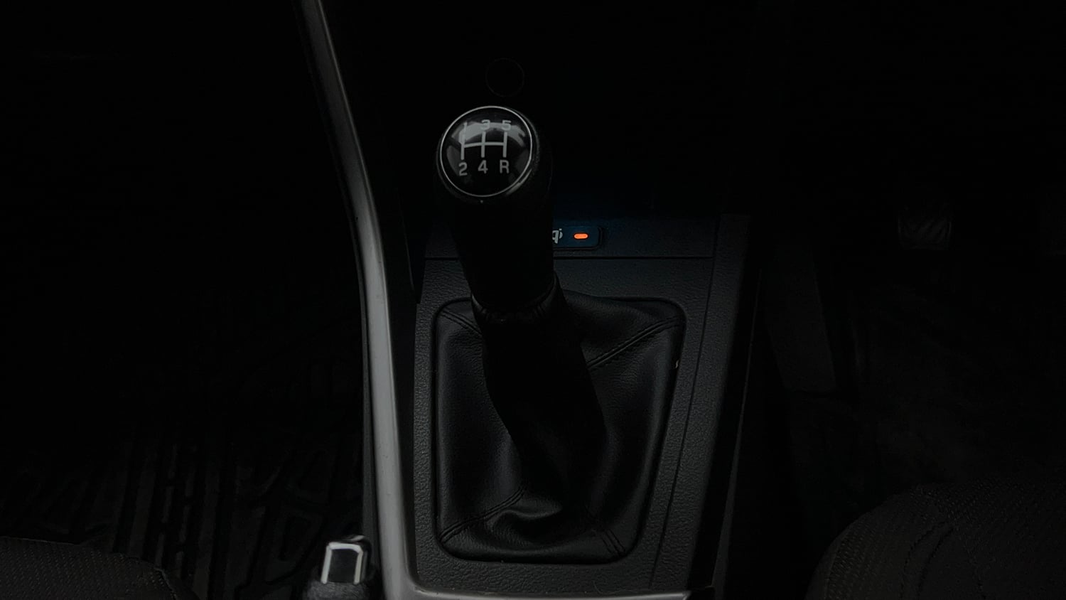Used 2024 Maruti Suzuki Brezza Zxi Plus Dual Tone Petrol Manual interior GEAR  KNOB VIEW