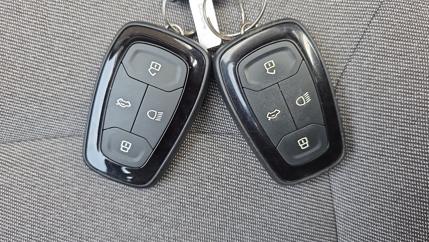 Used 2025 Tata Tigor XZA Plus iCNG Cng Automatic extra CAR KEY VIEW