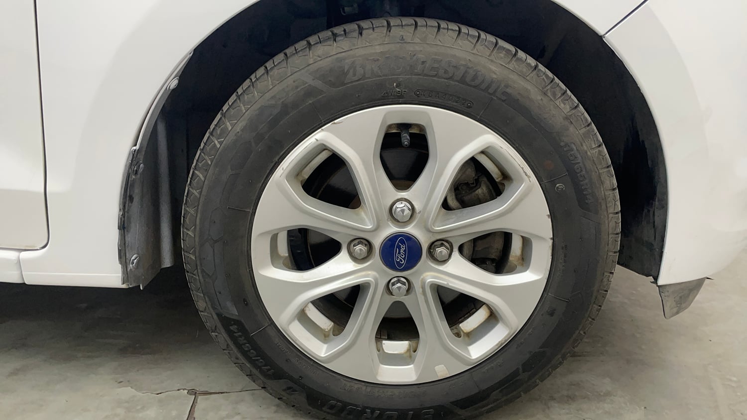 Used 2016 Ford Figo Aspire Titanium 1.2 Ti-VCT Petrol Manual tyres RIGHT FRONT TYRE RIM VIEW