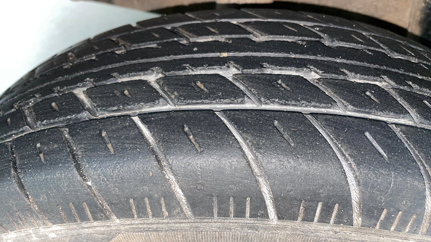 Used 2015 Renault Kwid RXT Petrol Manual tyres RIGHT REAR TYRE TREAD VIEW