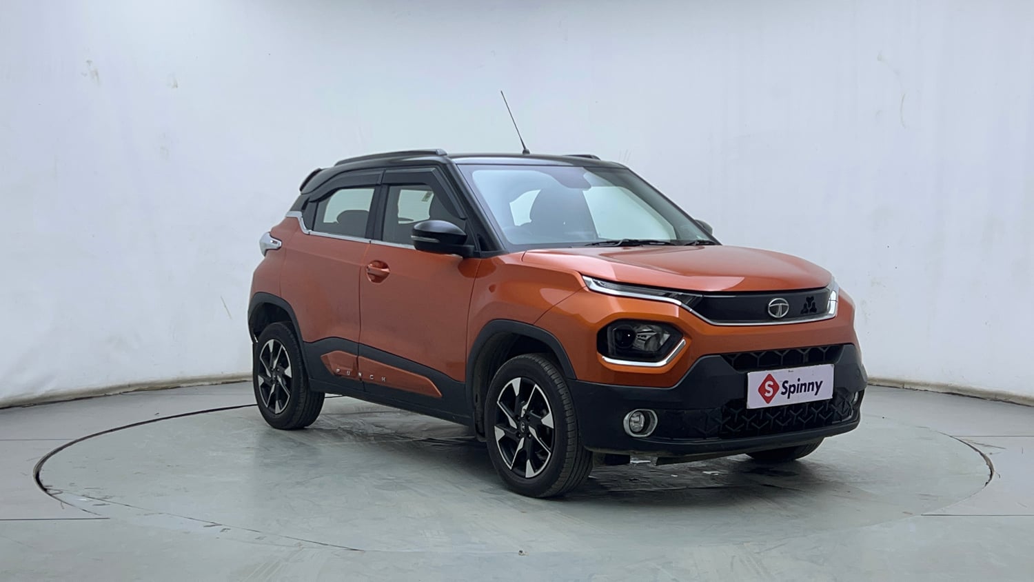 Used 2023 Tata Punch Creative Dual Tone AMT Petrol Automatic exterior RIGHT FRONT CORNER VIEW