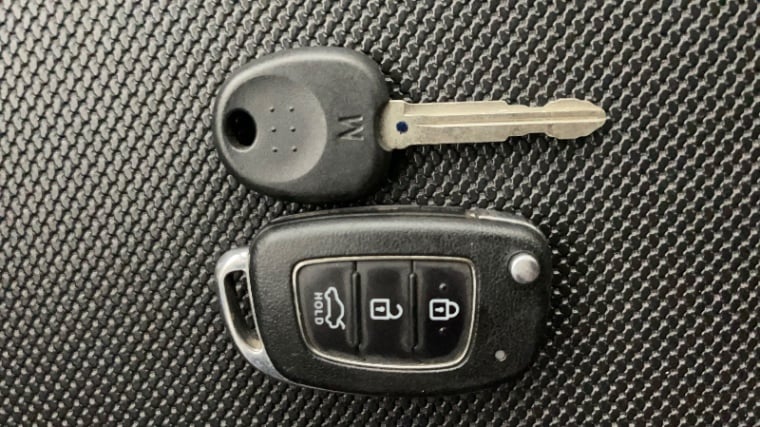 Used 2020 Hyundai Elite i20 Sportz Plus 1.2 Petrol Manual extra CAR KEY VIEW