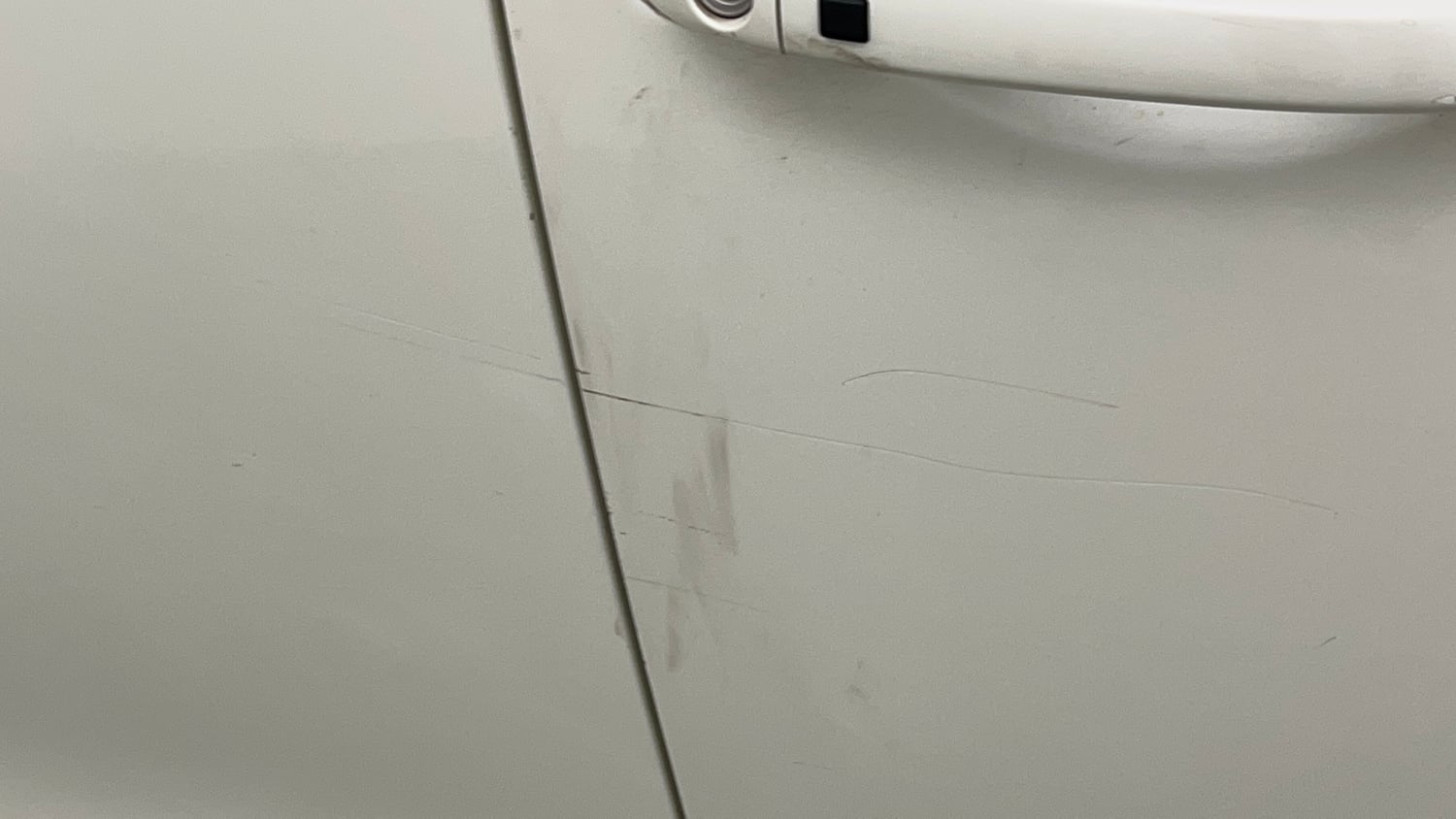 Used 2019 Mahindra XUV 300 1.5 W8 (O) Diesel Manual dents MINOR SCRATCH