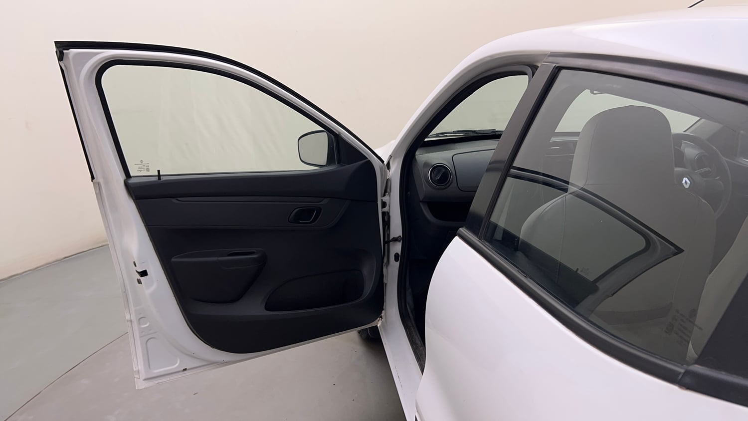 Used 2017 Renault Kwid 1.0 RXT Petrol Manual interior LEFT FRONT DOOR OPEN VIEW
