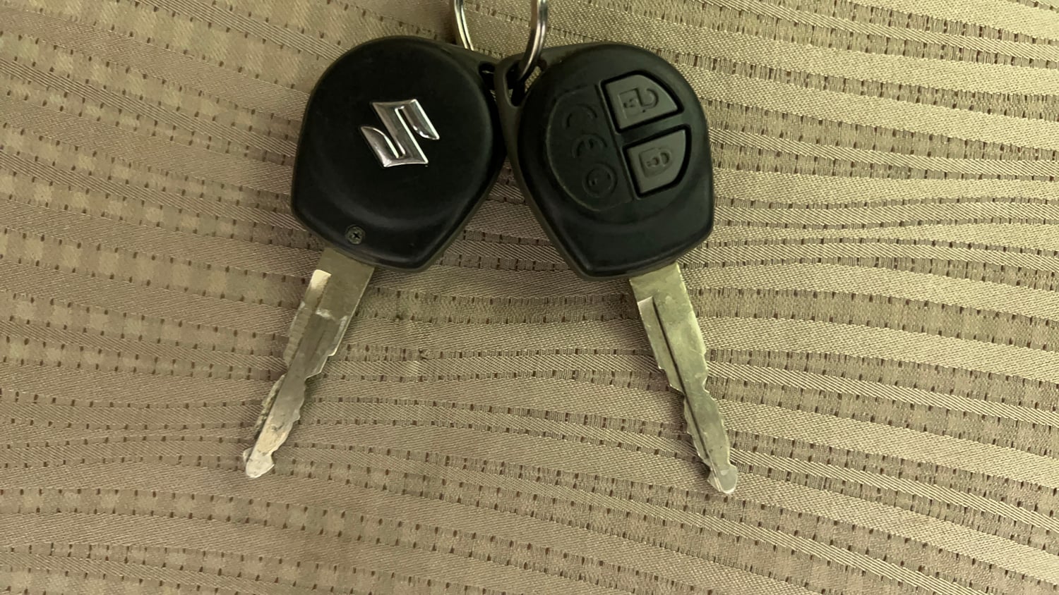 Used 2019 Maruti Suzuki Dzire VXi Petrol Manual extra CAR KEY VIEW