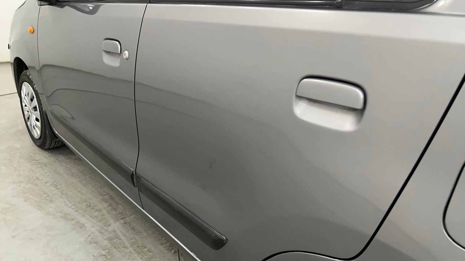 Used 2017 Maruti Suzuki Wagon R VXI Petrol Manual dents MINOR SCRATCH