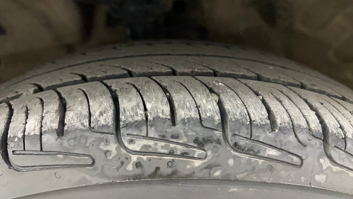 Used 2015 Maruti Suzuki Celerio VXi Petrol Manual tyres LEFT FRONT TYRE TREAD VIEW