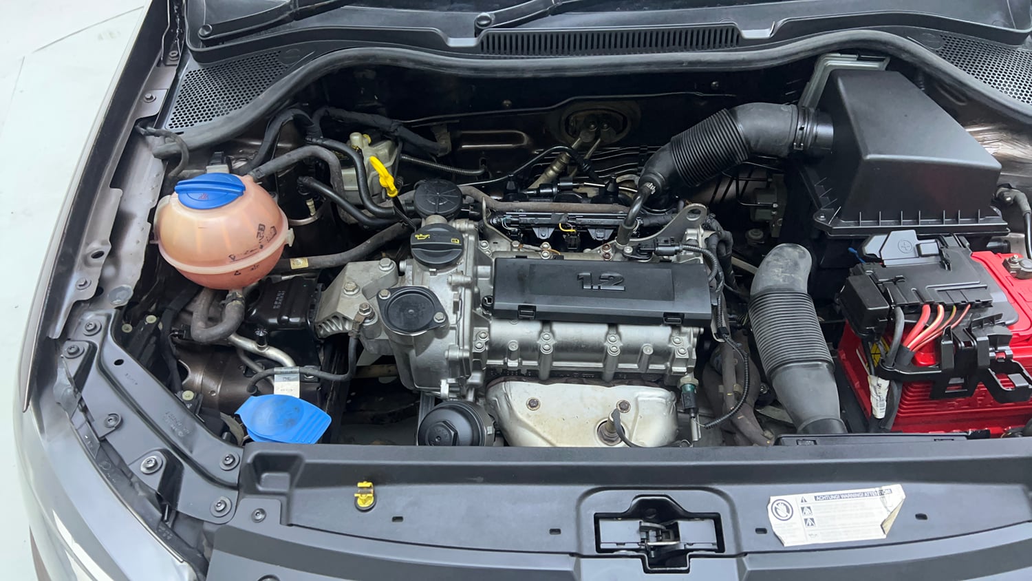 Used 2017 Volkswagen Polo Comfortline 1.2L (P) Petrol Manual engine ENGINE RIGHT SIDE VIEW