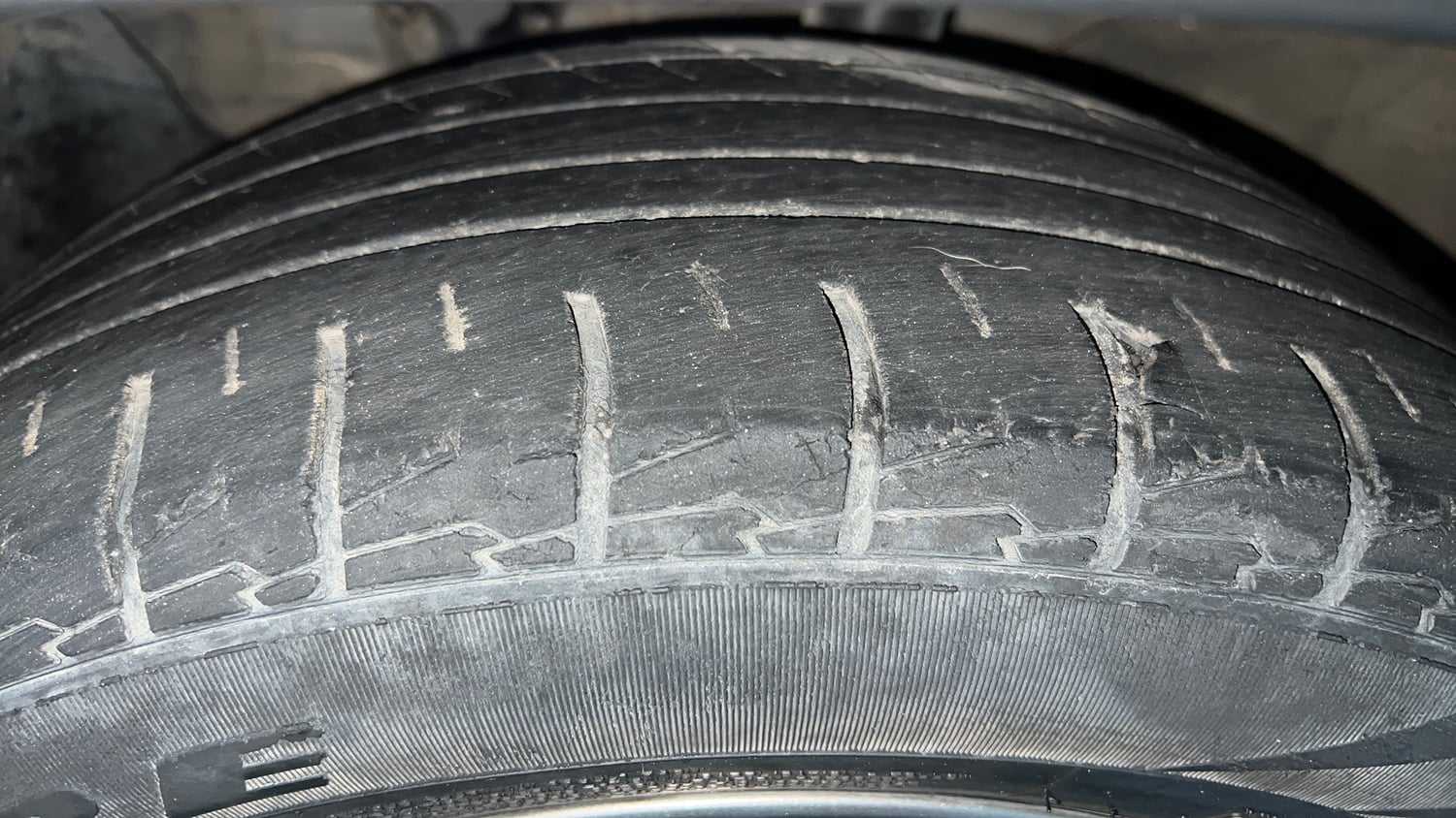 Used 2021 kia Seltos HTX IVT 1.5 Petrol Automatic tyres LEFT FRONT TYRE TREAD VIEW
